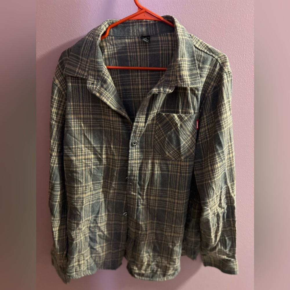 Women’s size large unlined flannel button down shirt